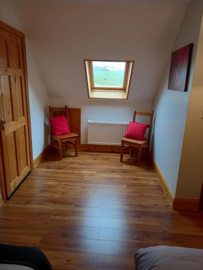 A New U Country Cottage Clynacartan Exterior foto
